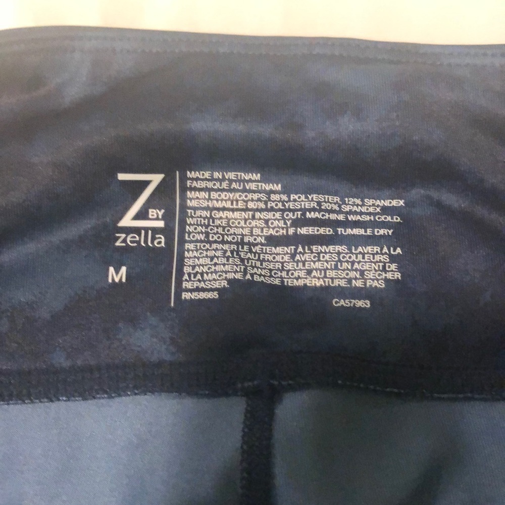 Z by Zella Capri leggings in blue navy and black - Picture 2 of 6